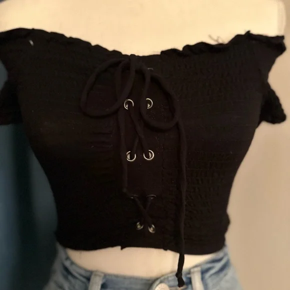 Black off the Shoulder Stretchy Lace Cross Front Ceop Top Size Small - Picture 3 of 7
